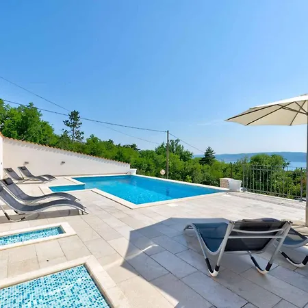 Apartment In 39337 Crikvenica